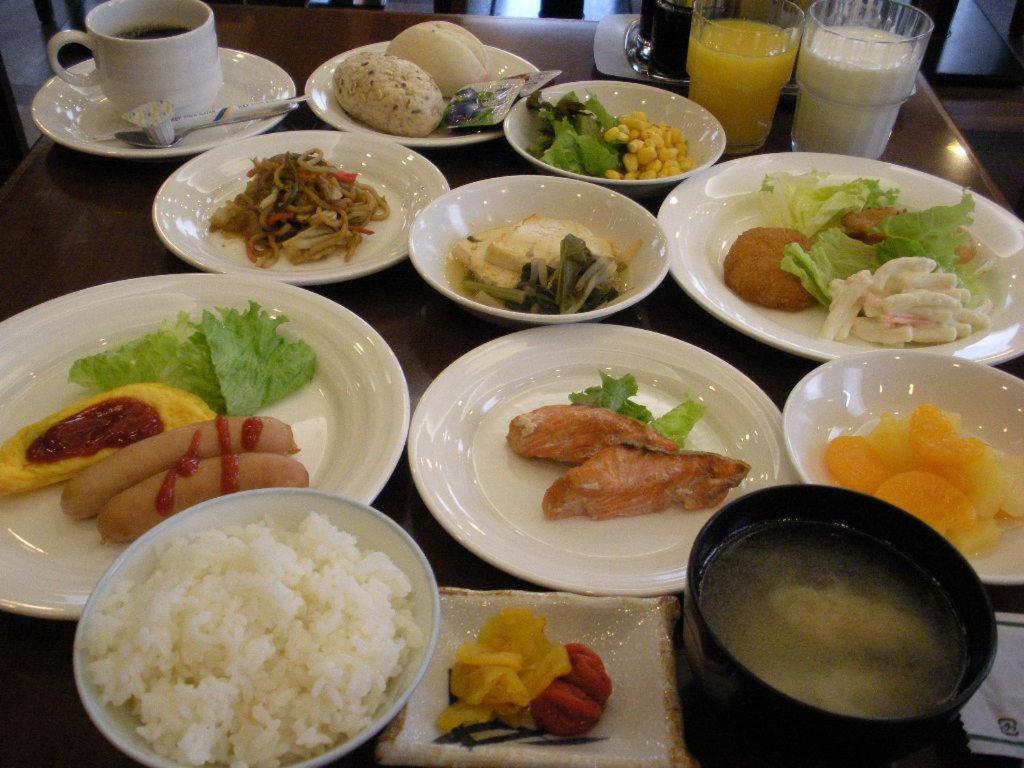 Hotel Route Inn Hirosaki Ekimae Екстериор снимка